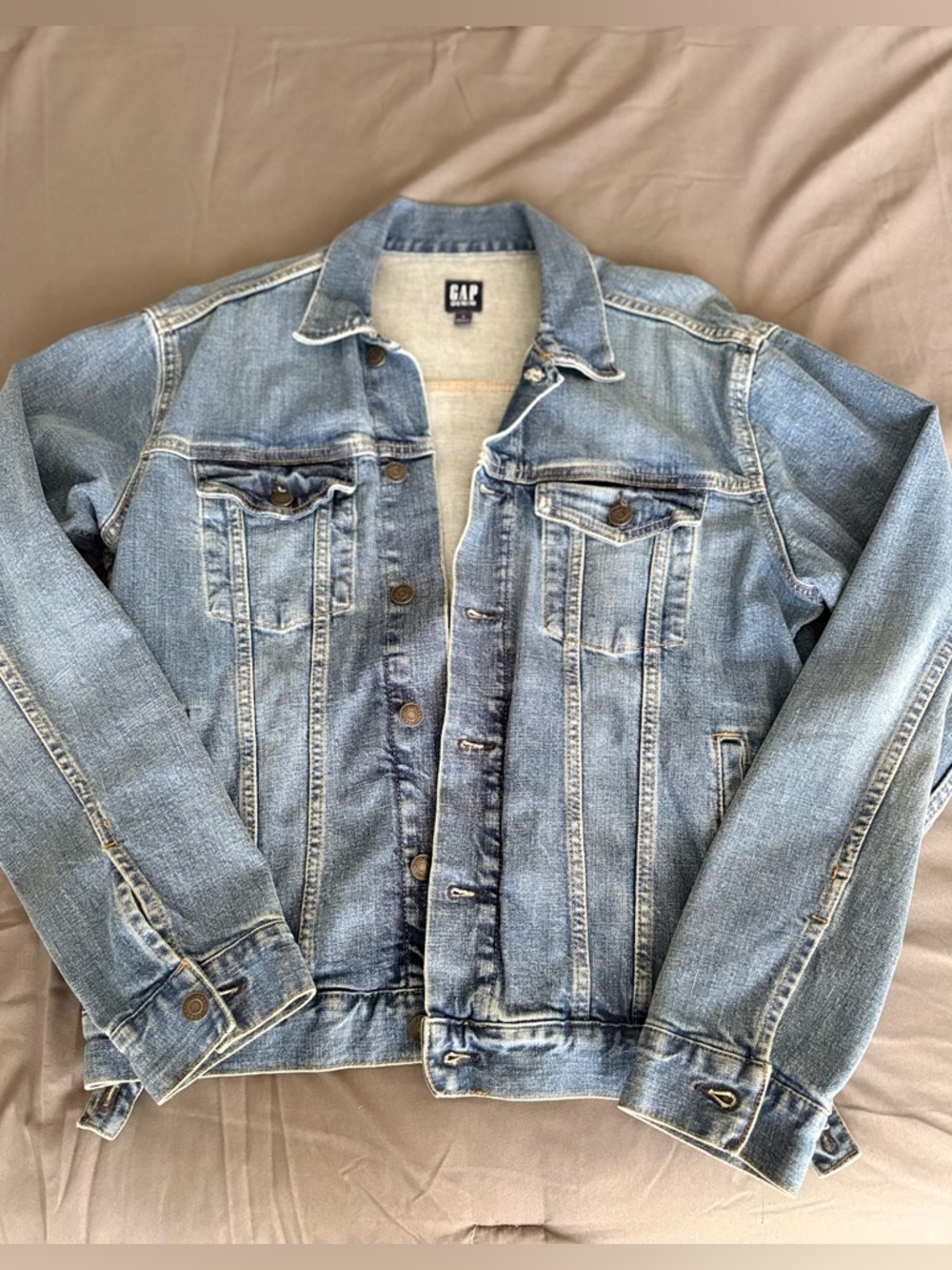 GAP Men's Light Blue Denim Jacket - Classic Casual